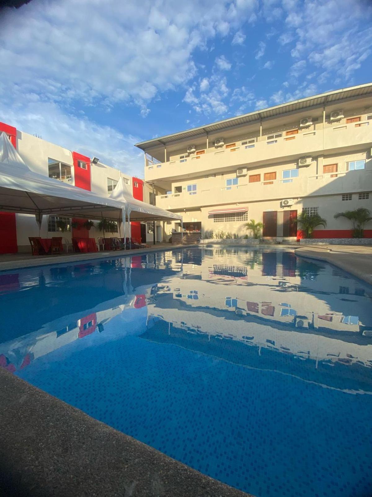 Hotel Pikeiro Blue Manta Luaran gambar