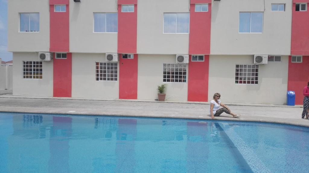 Hotel Pikeiro Blue Manta Luaran gambar