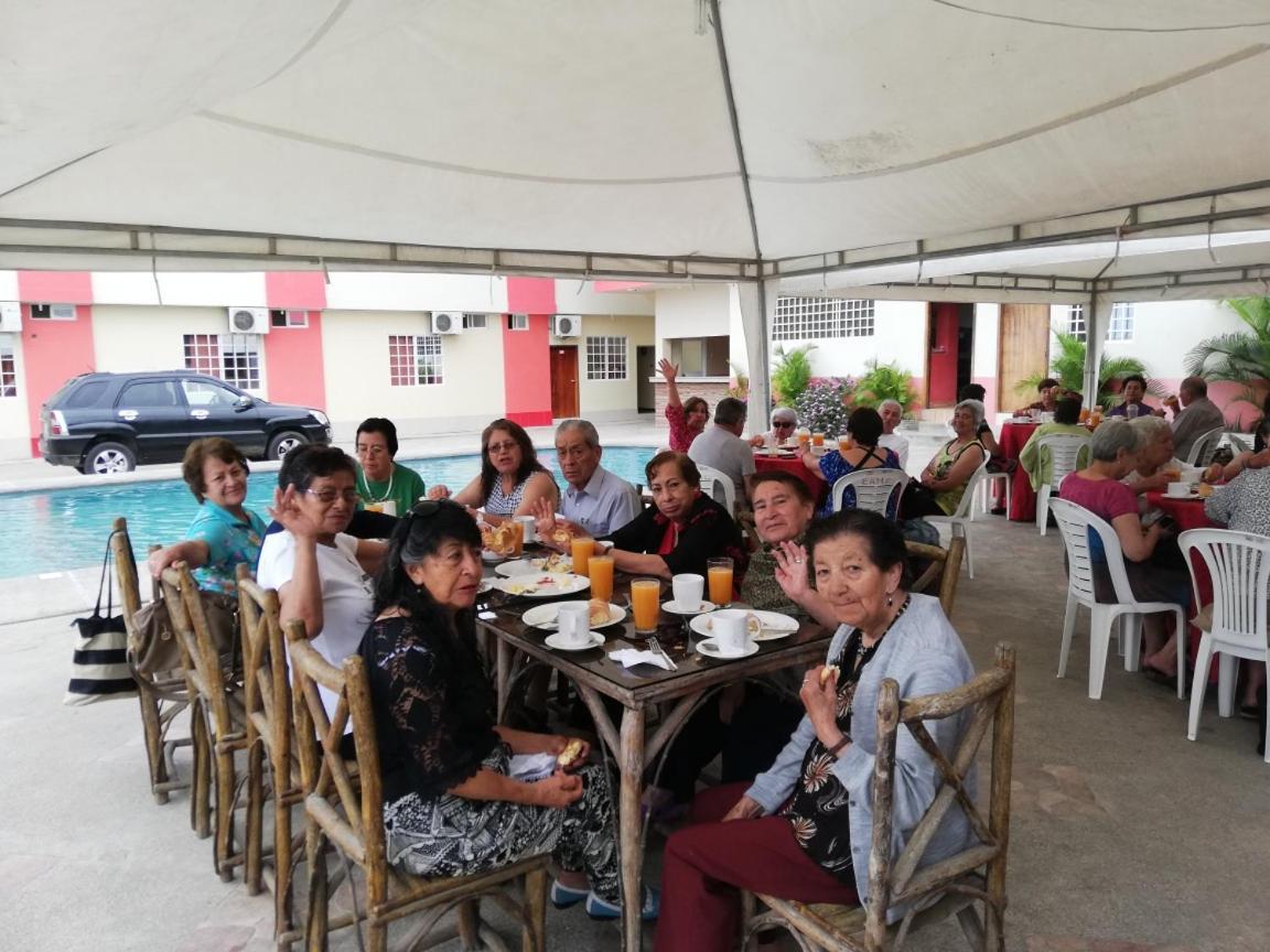 Hotel Pikeiro Blue Manta Luaran gambar