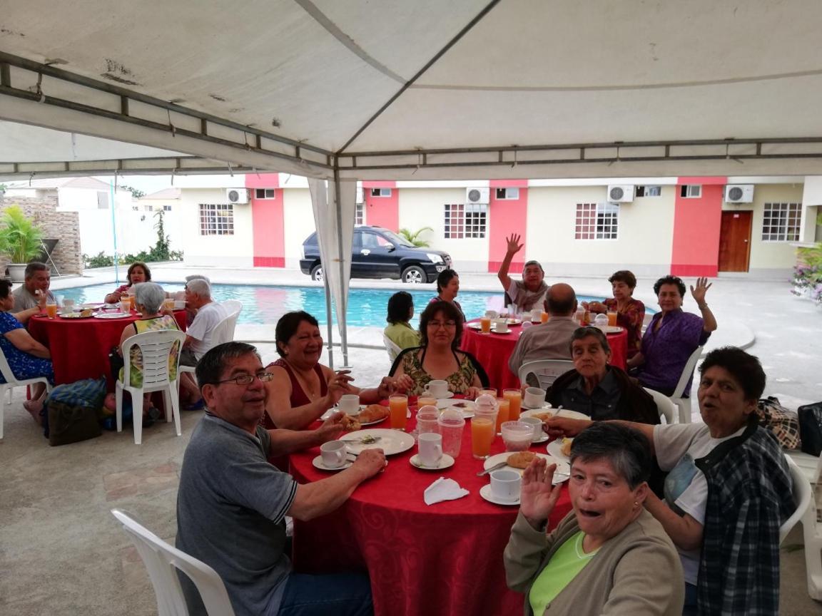 Hotel Pikeiro Blue Manta Luaran gambar