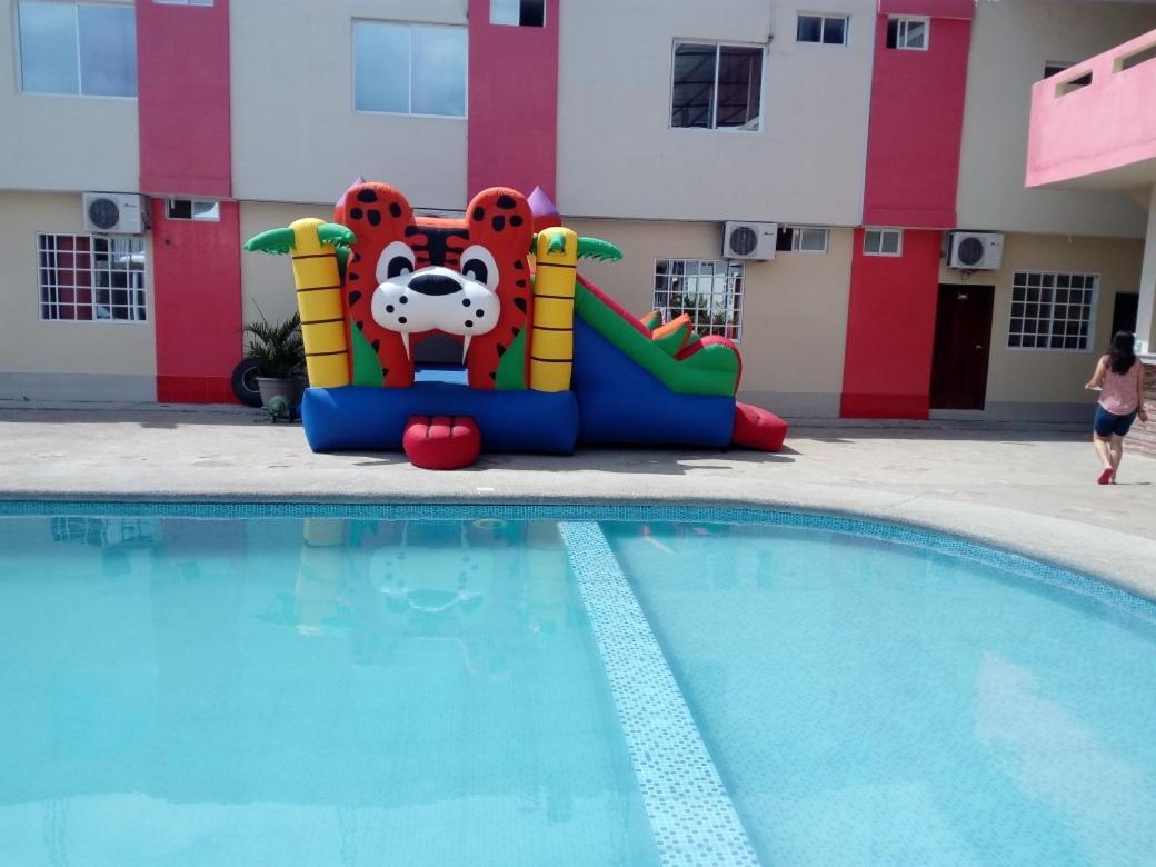 Hotel Pikeiro Blue Manta Luaran gambar