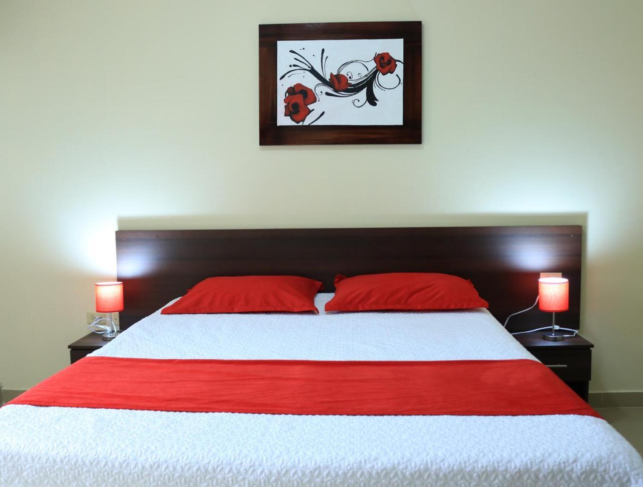 Hotel Pikeiro Blue Manta Luaran gambar